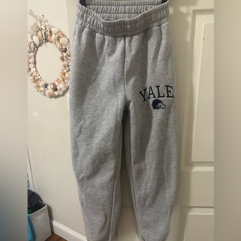 Yale sweat pants